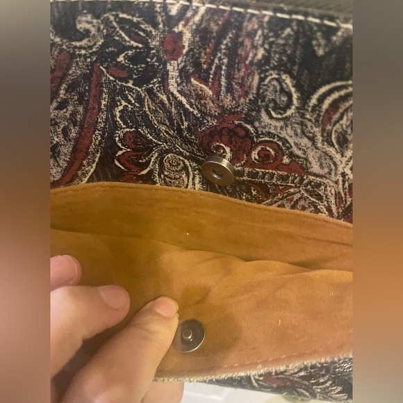 Patricia Nash Black Avellino Leather Crossbody - Picture 4 of 6